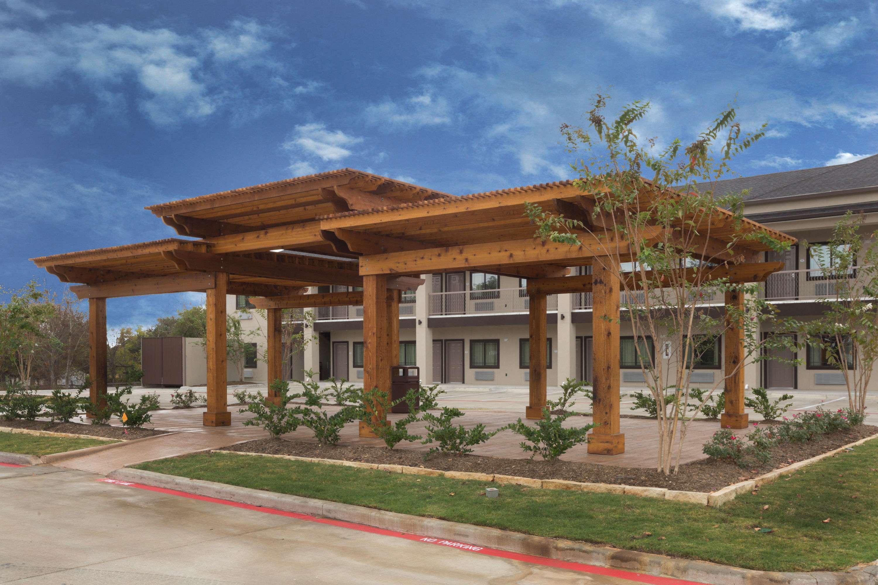Baymont By Wyndham Bryan College Station Hotel Exterior photo