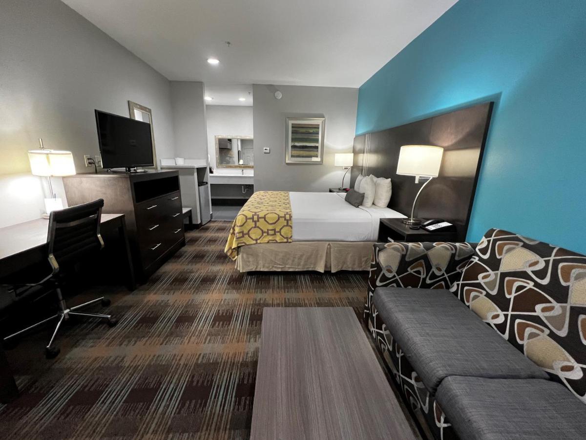 Baymont By Wyndham Bryan College Station Hotel Exterior photo