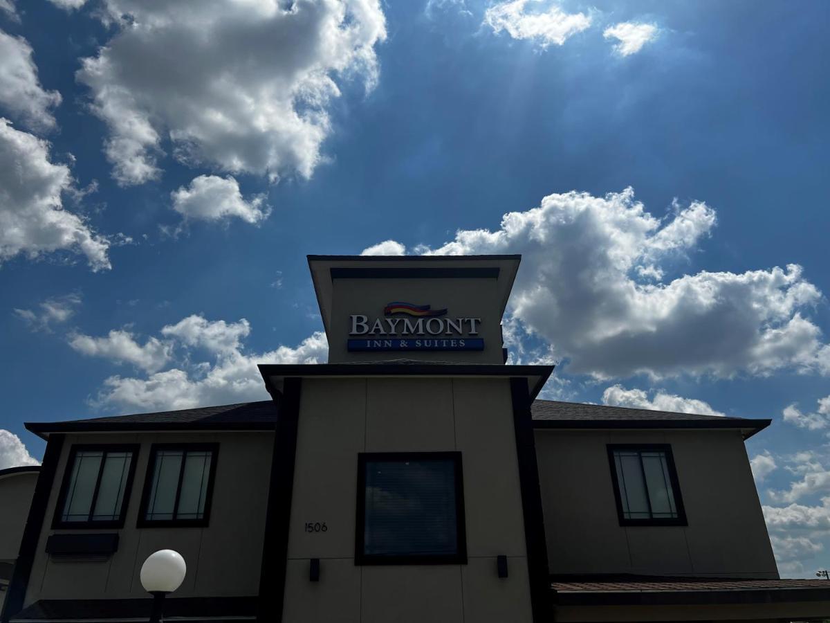 Baymont By Wyndham Bryan College Station Hotel Exterior photo
