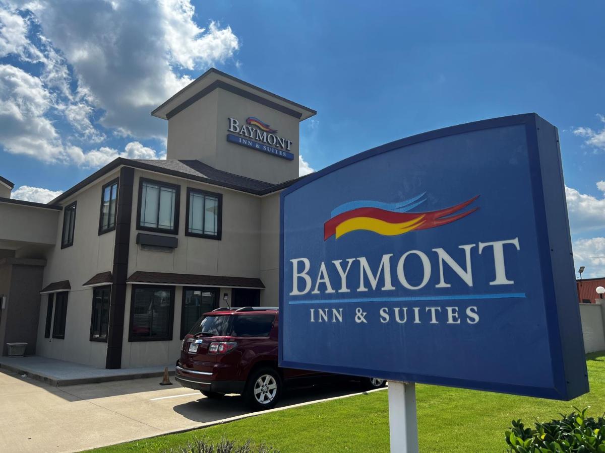 Baymont By Wyndham Bryan College Station Hotel Exterior photo